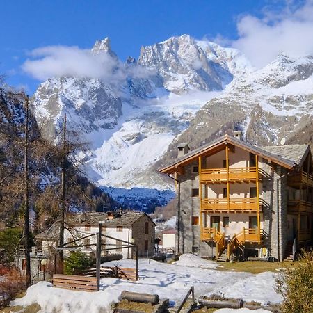 Hotel Aigle Courmayeur Exterior photo